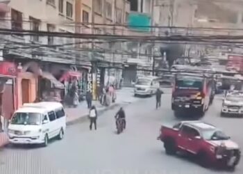 Imágenes de cámaras de videovigilancia captaron el momento del accidente.