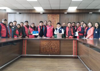 Funcionarios de la Alcaldía de El Alto y de SEGIP coordinan la campaña de carnetización.