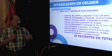 El secretario de Salud, Aníbal Cruz, en conferencia de prensa.