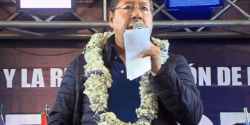 El presidente Luis Arce durante el congreso del MAS.