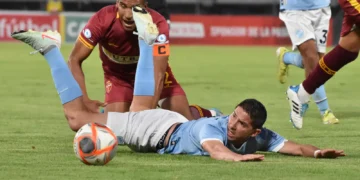 Una acción del Aurora y Real Oruro (APG)