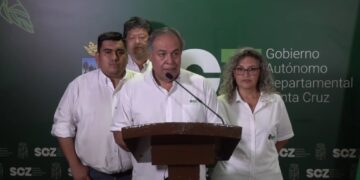 El director del Sedes Santa Cruz, Jaime Bilbao, dio la información junto a otras autoridades del departamento.