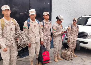 Un contingente del SAR FAB se trasladó a Irupana para buscar a una joven desaparecida que fue arrastrada por las aguas del río La Banda.