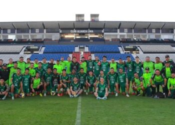 La Selección Boliviana en el estadio de Alianza Lima, en la capital peruana.