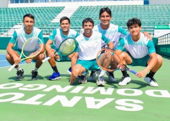 Los integrantes del equipo boliviano de tenis en una gestión anterior.