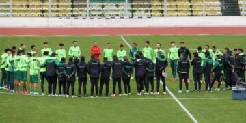 El plantel de Bolivia en el cierre de sus entrenamientos en el Hernando Siles.