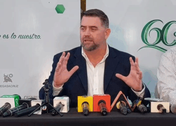 El presidente de la CAO, Klaus Frerking, en conferencia de prensa.