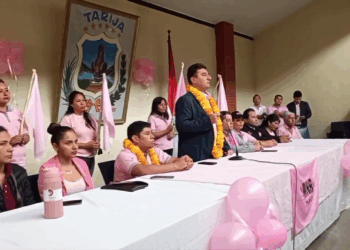 El jefe nacional del MNR, Jhonny Torrez, en un acto de su partido.