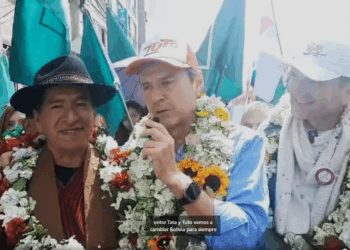 El exmagistrado Gualberto Cusi y el expresidente Jorge Tuto Quiroga.