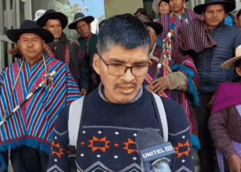 Miembros de la nación quechua Q'ara Q'ara Suyo llegan hasta el TCP en Sucre.