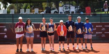 Todos los ganadores en las diversas categorías en el Club Tenis La Paz.