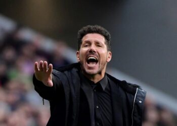Diego Simeone gritando durante un partido de LaLiga