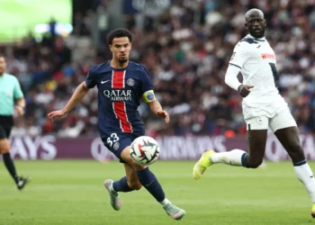 Warren Zaïre-Emery en un partido anterior del PSG francés. (AFP)