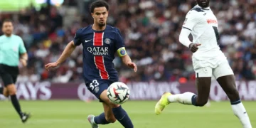 Warren Zaïre-Emery en un partido anterior del PSG francés. (AFP)