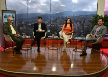 Expertos en entrevista en Piedra, Papel y Tinta hablan de impuestos, derechos y energías.