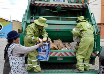 Recojo de residuos sólidos en La Paz.