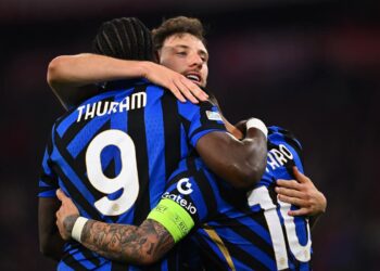 Marcus Thuram y Lautaro Martínez festejan un gol