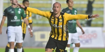 El atacante paraguayo Juan Sinforiano Godoy. (APG)