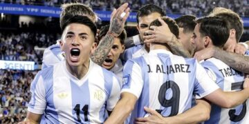 Jugadores de la selección argentina celebran la clasificación al Mundial 2026
