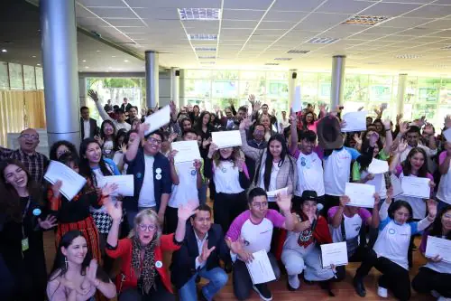 Los jóvenes beneficiados con el programa ConexiónLab. FOTO: ONG Conexión