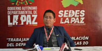 El jefe de la Unidad de Epidemiología e Investigación del Sedes La Paz, Javier Mamani. Foto: Gobernación de La Paz.