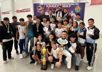 La delegación cochabambins de Karate Olímpico.