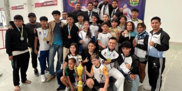 La delegación cochabambins de Karate Olímpico.