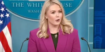 Karoline Leavitt anunció criticó el anuncio de Amazon