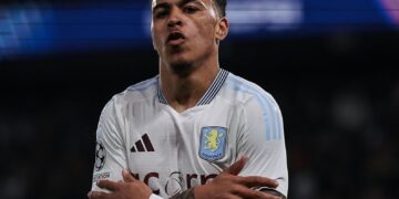 Morgan Rogers celebra su gol ante el PSG