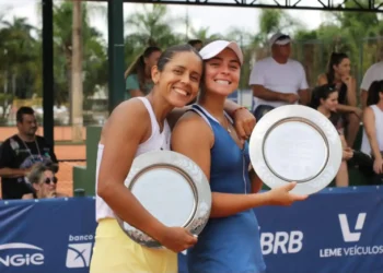 Noelia Zeballos junto a su compañera argentina Luciana Moyano.