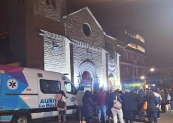 Equipos municipales se instalan en inmediaciones del templo. Foto: AMUN.