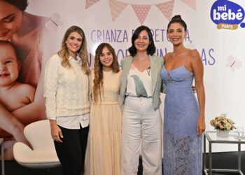 Panelistas: Tamara-Antelo Fernanda Aponte Gabriela Belaude y Anabel Angus
