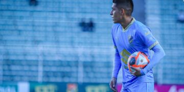 El volante tarijeño Ramiro Vaca durante el partido del fin de semana.