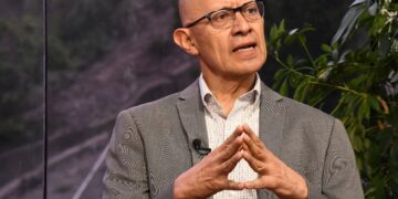 Roberto Moscoso en entrevista en Piedra, Papel y Tinta