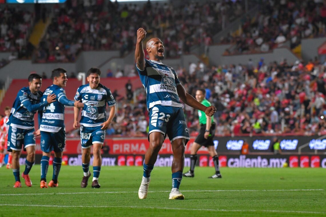 Rondón festeja uno de sus goles