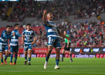 Rondón festeja uno de sus goles