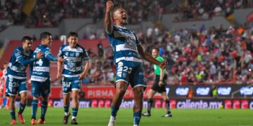 Rondón festeja uno de sus goles