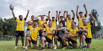 Los jugadores de Spartans Rugby Club en un momento de pausa de su entrenamiento.
