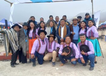 Autoridades de Turco (Bolivia) y Putre (Chile) en una toma de la reunión binacional.