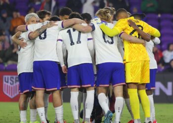 Los integrantes del plantel de Estados Unidos antes de un partido