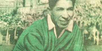 La leyenda del fútbol boliviano, Víctor Agustín Ugarte, con la tradicional verde.