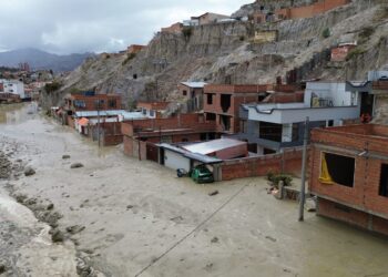 La Sociedad de Ingenieros recomienda no habitar en la zona Bajo Llojeta donde el riesgo de deslave persiste.