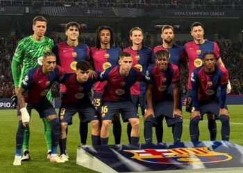 El plantel del Barcelona que inició ante el Dortmund