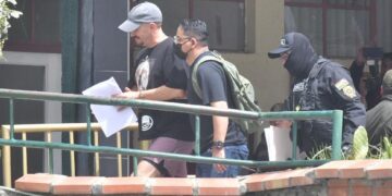 El abogado Jorge Valda es trasladado a celdas de la FELCC de La Paz.