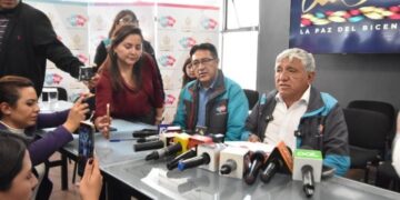 El alcalde de La Paz, Iván Arias, en conferencia de prensa.