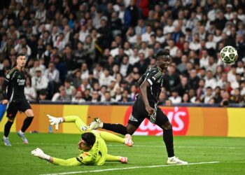Bukayo Saka define ante la oposición de Curtois