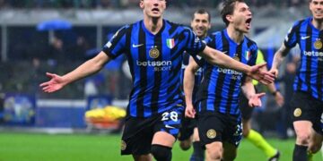 Pavard celebra el segundo gol del Inter