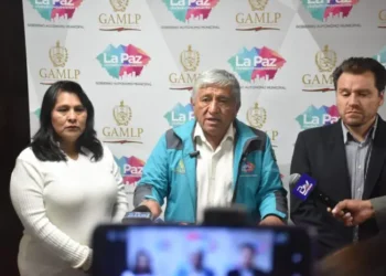 Conferencia de prensa del alcalde Iván Arias. FOTO: GAMLP