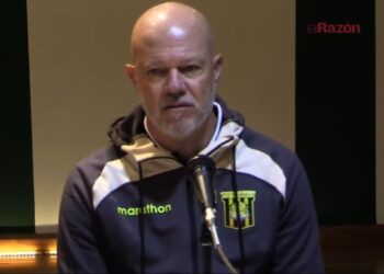 Zago, ayer en conferencia de prensa, cuando dijo que no le llegó nada sobre su posible salida a su país.