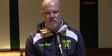 Zago, ayer en conferencia de prensa, cuando dijo que no le llegó nada sobre su posible salida a su país.